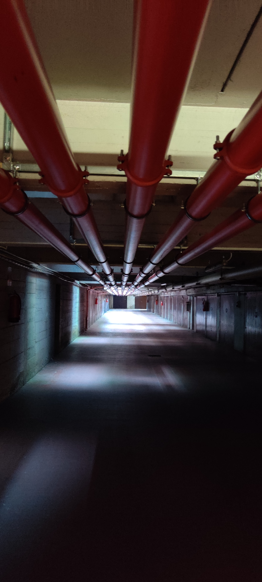 Lavorazioni impiantistiche in cantiere residenziale consortile