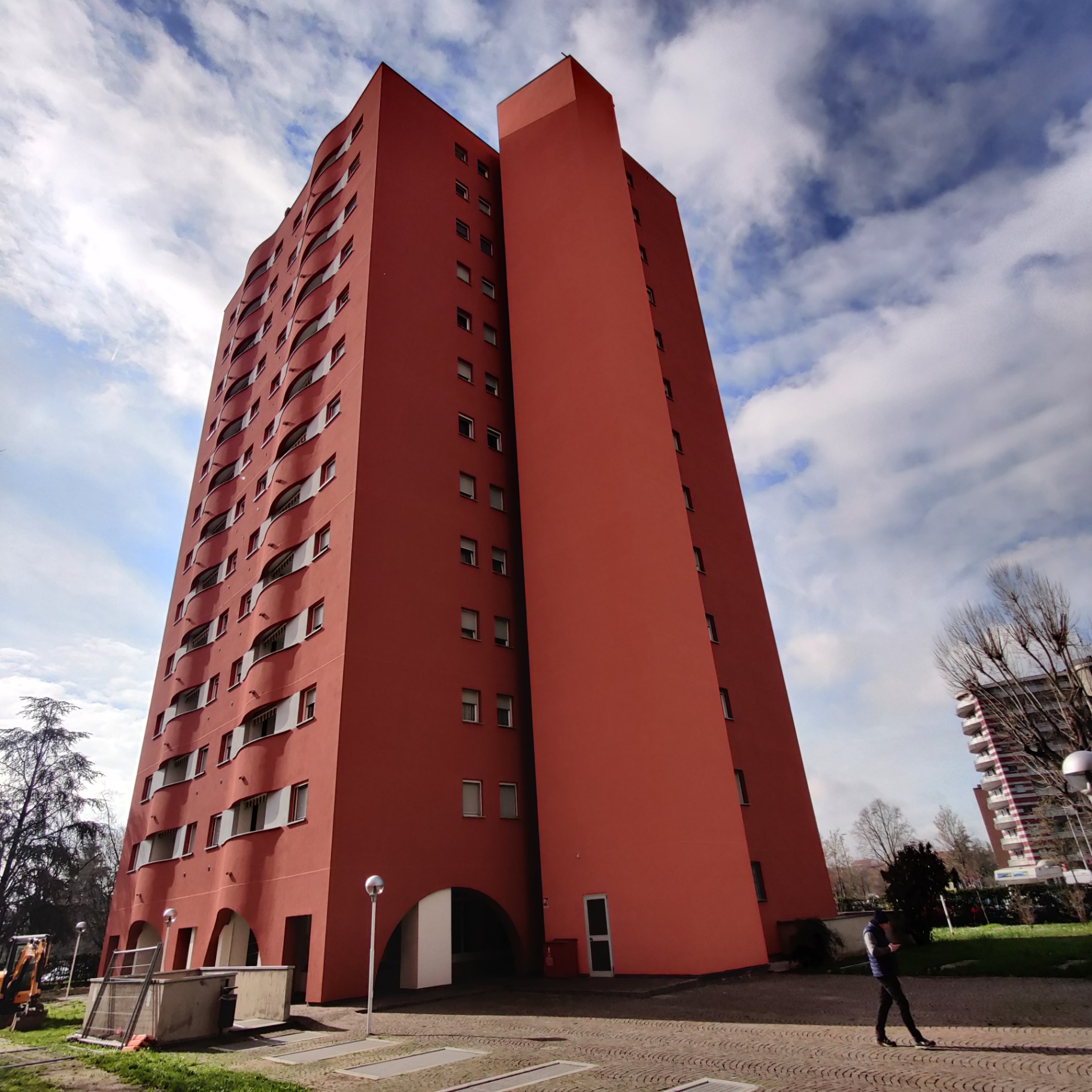 Edificio residenziale durante intervento di riqualificazione consortile